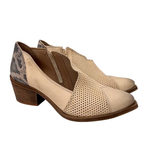 Casta Deli Snake Leather Portgual Heels Size 39 - Picture 1 of 8